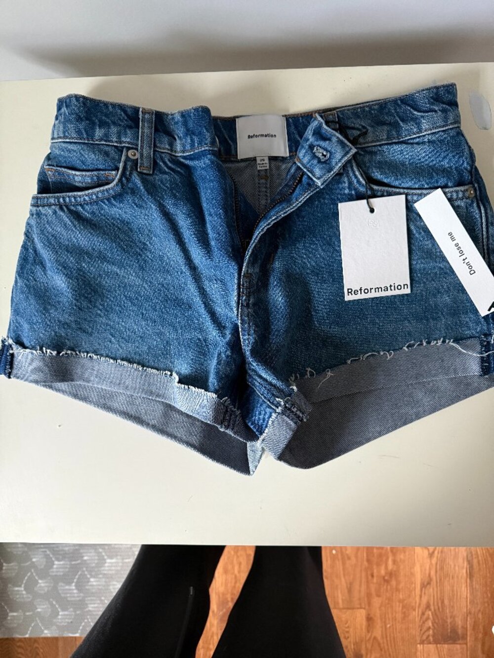Reformation Sutton Low Rise 2.5” Slouchy Jean Shorts Blue - Size 25